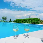 Ferienhaus Piscina Panoramica - La Casa Volante